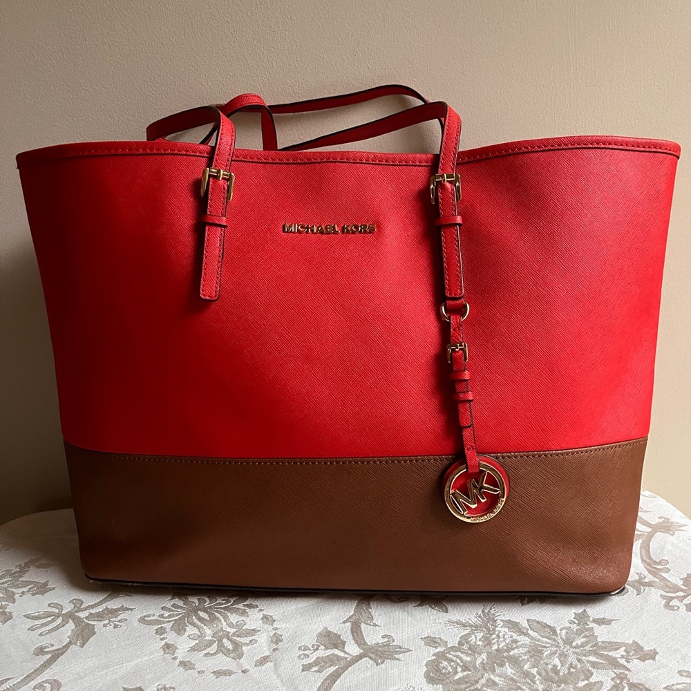 Michael Kors Jet Set Travel  Colorblock Heritage Handbag .Michael Kors